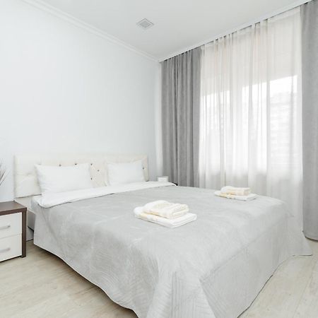 Ultra Centr Chisinau Luxrent Appartement Buitenkant foto