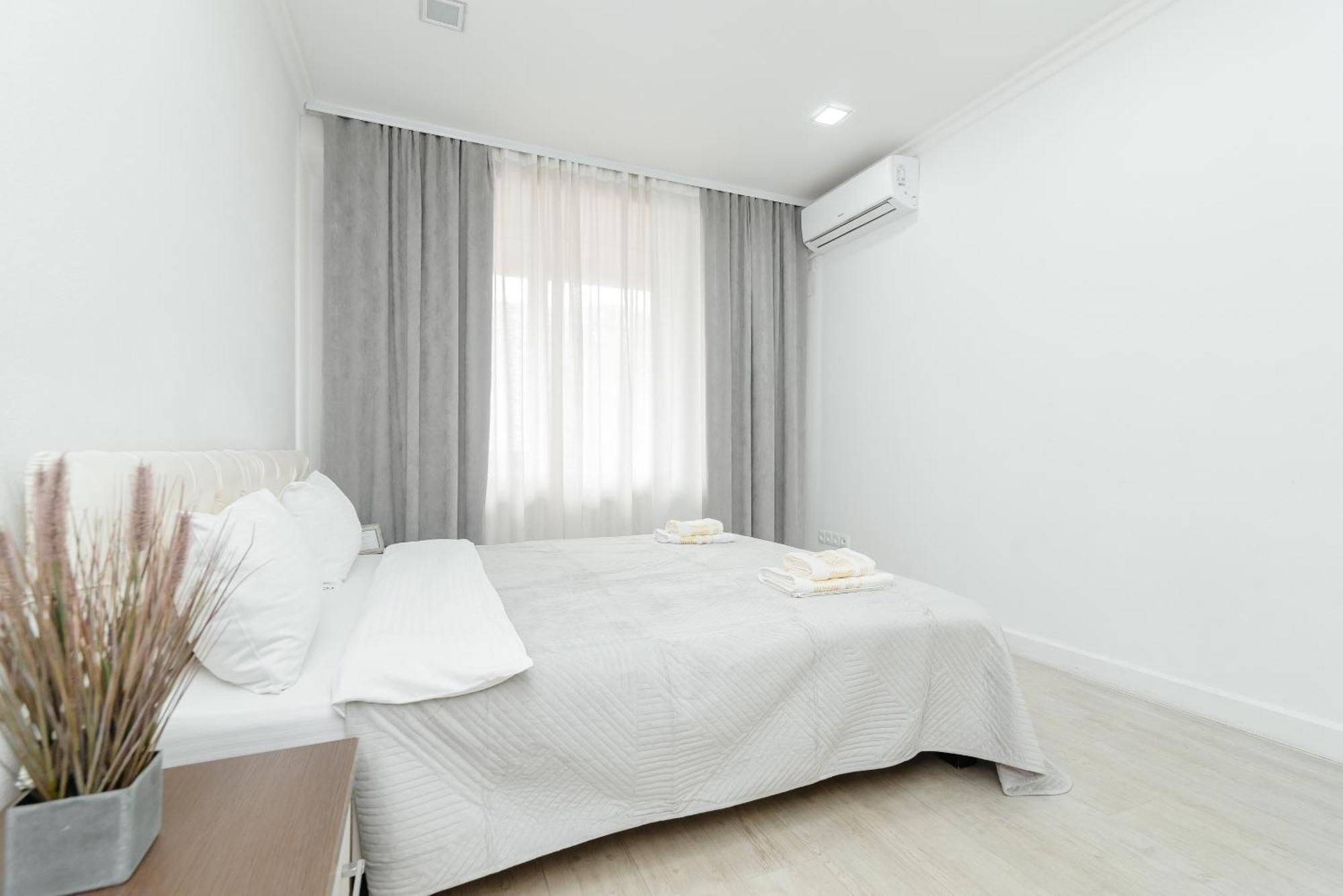 Ultra Centr Chisinau Luxrent Appartement Buitenkant foto